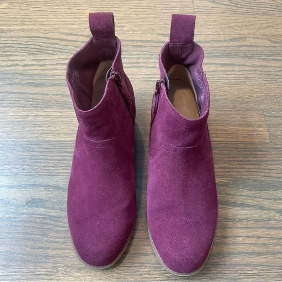 Vionic Vera Suede Ankle Boot - Picture 2 of 14